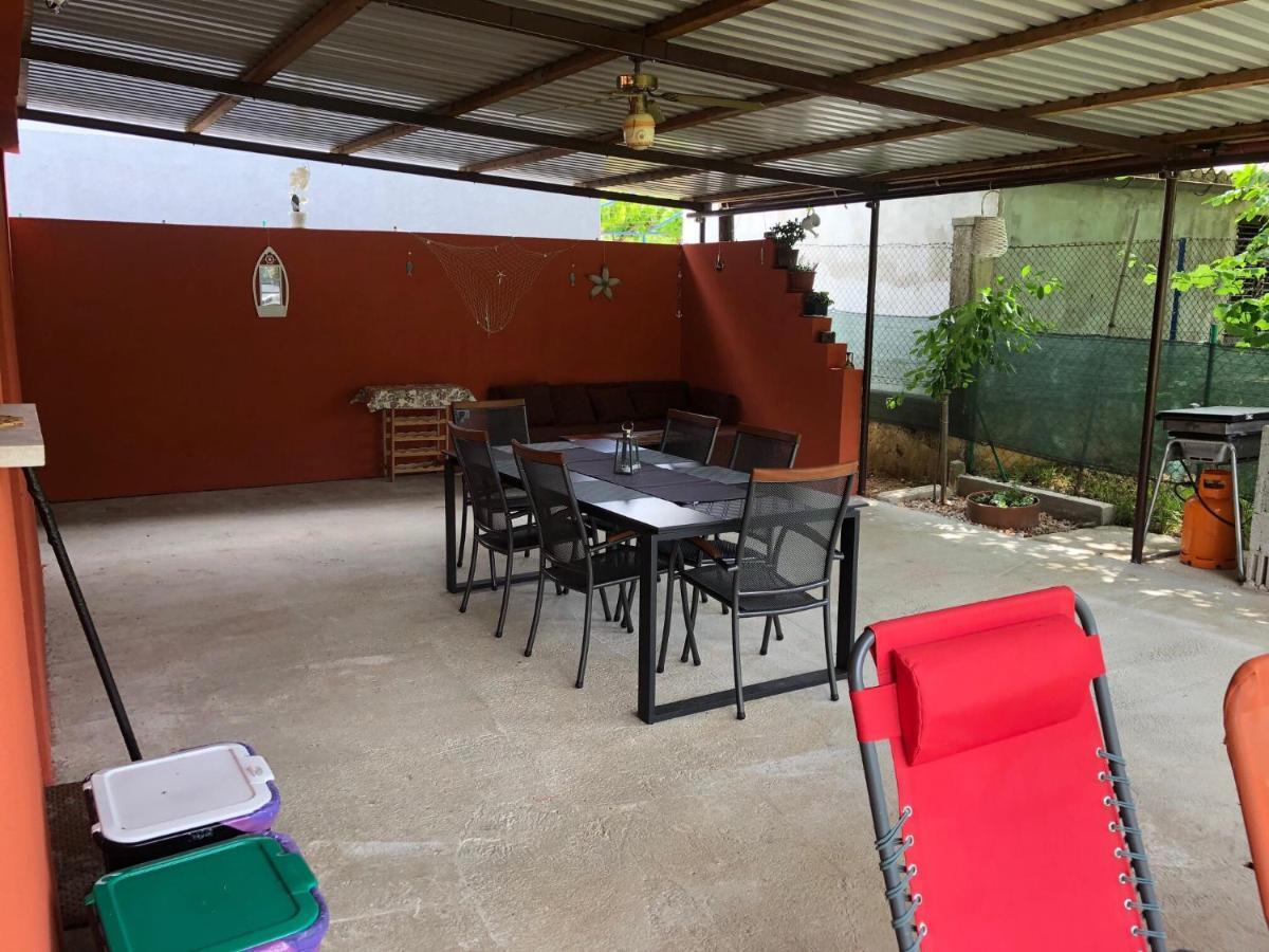 Vacation House "Andy" Pula Exterior photo